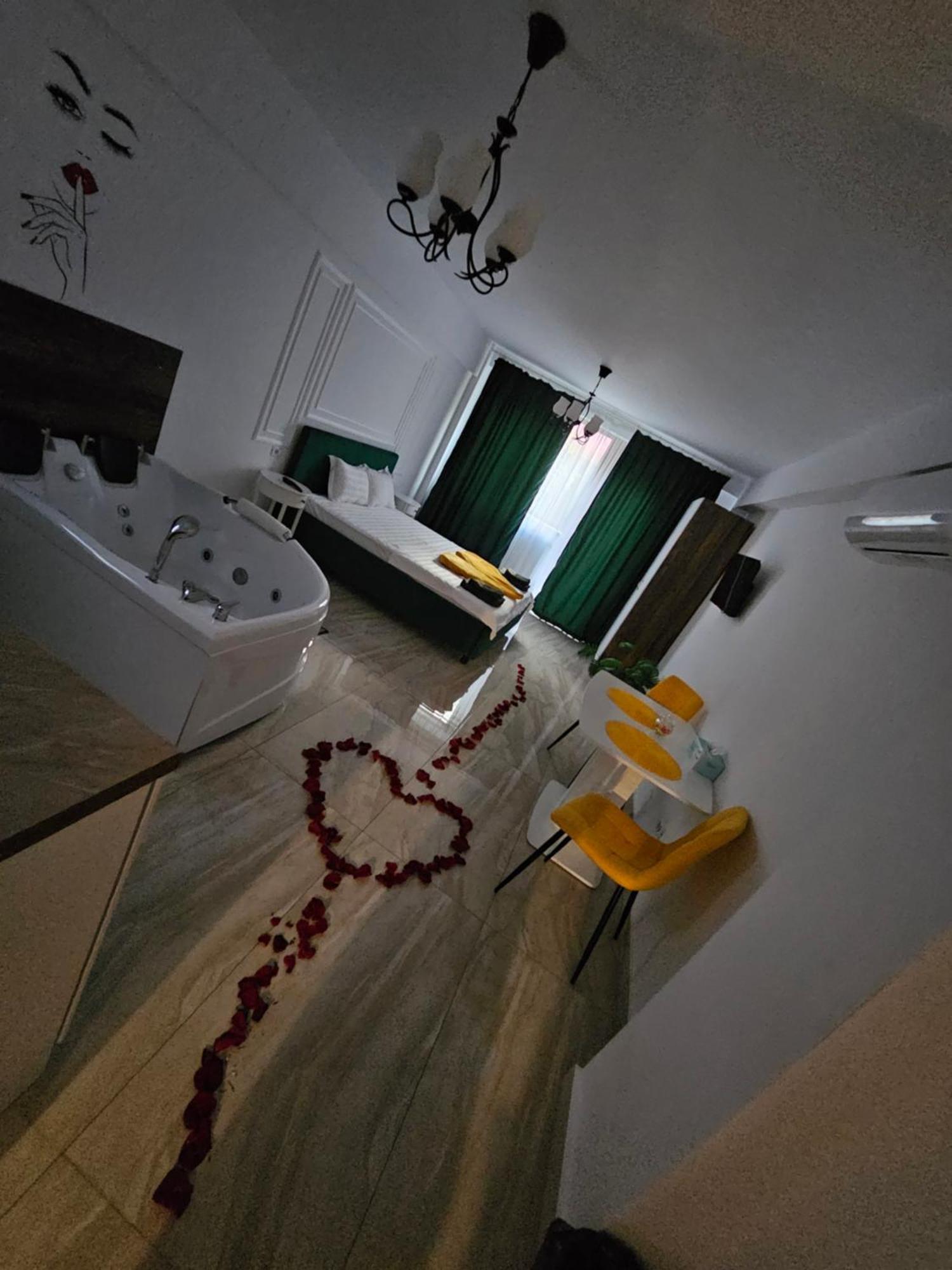 Didi Apartament Craiova Eksteriør billede